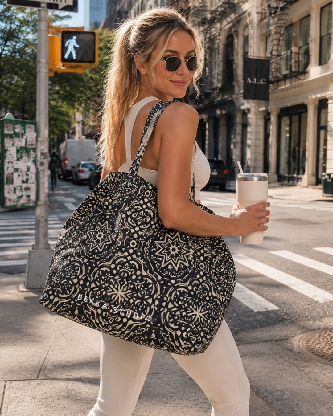 Aura Tote