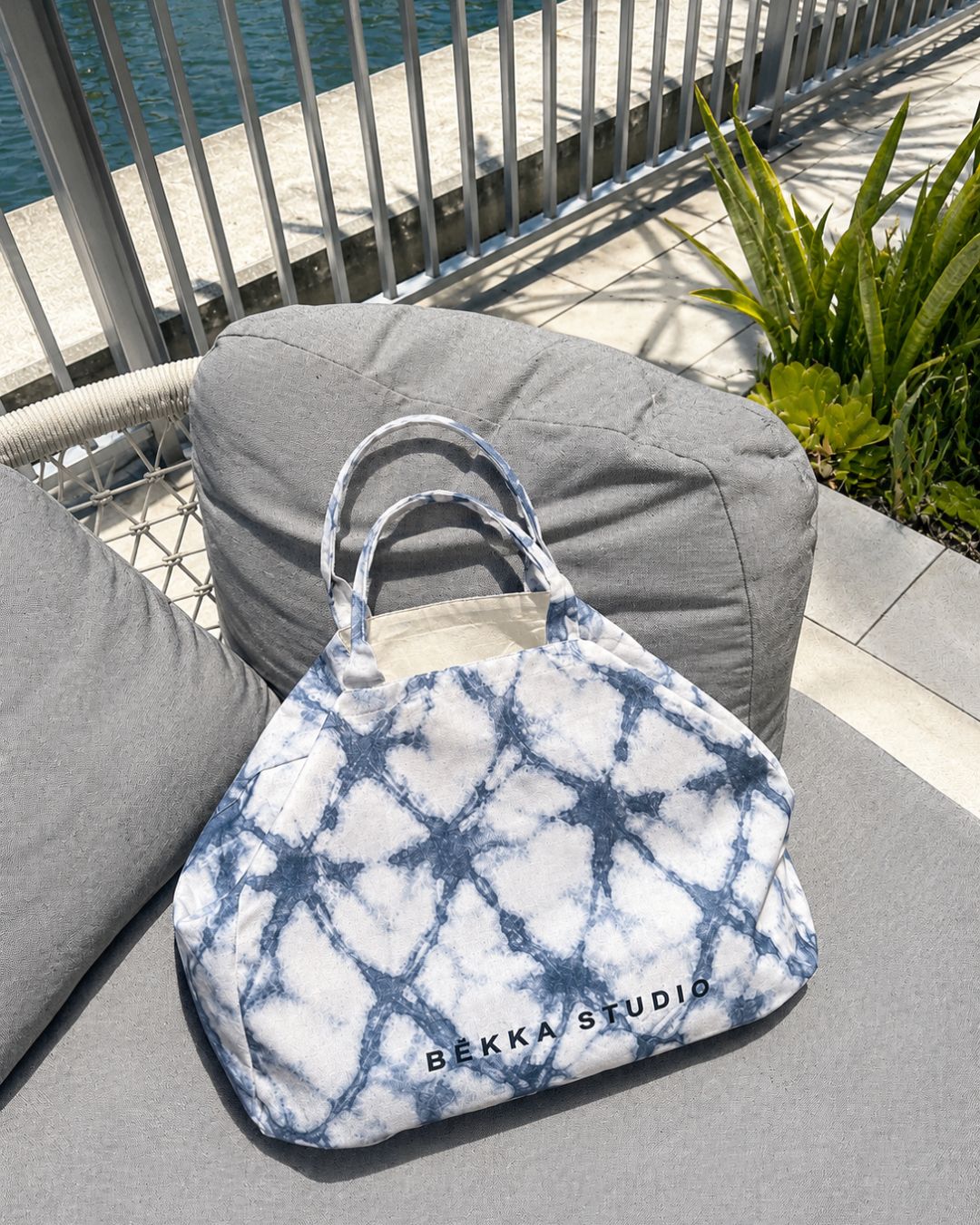 Flow Tote