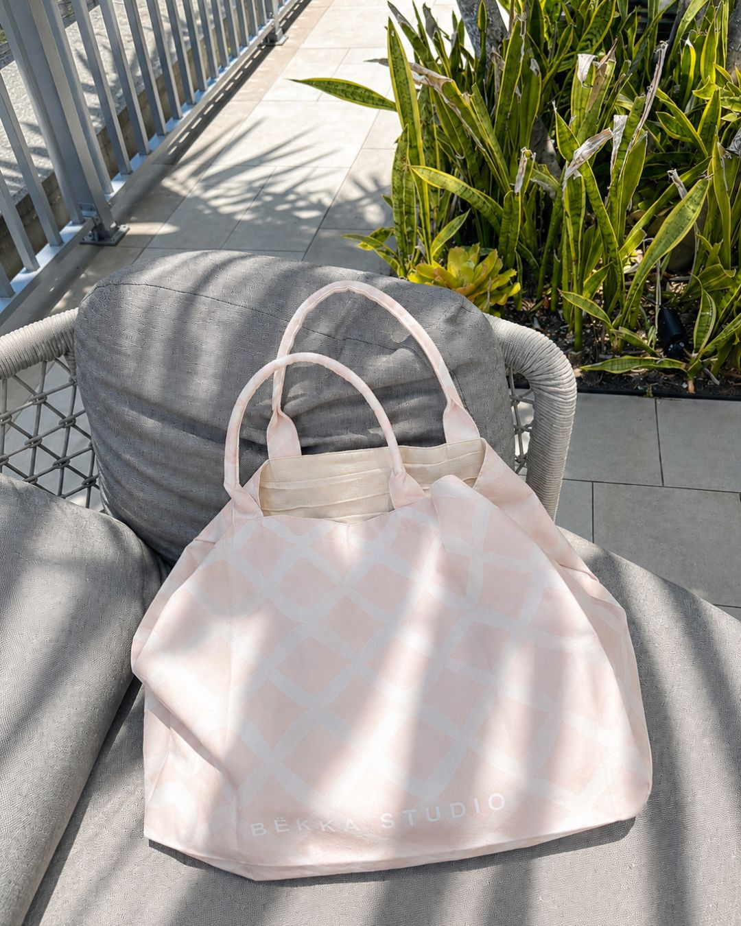 Milos Tote