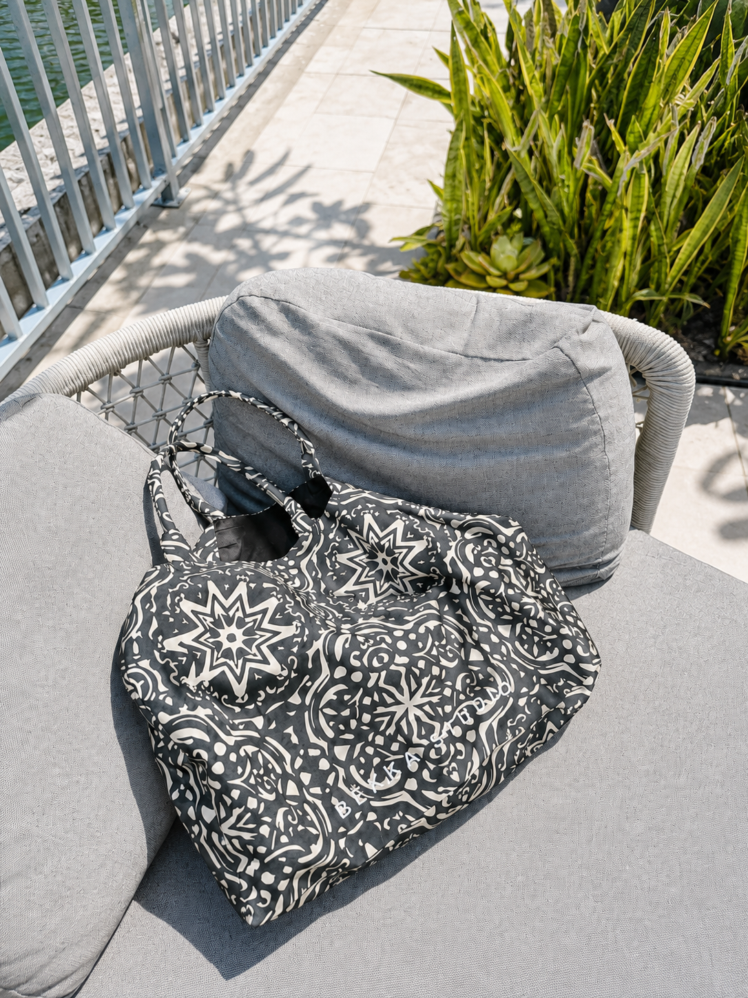 Aura Tote